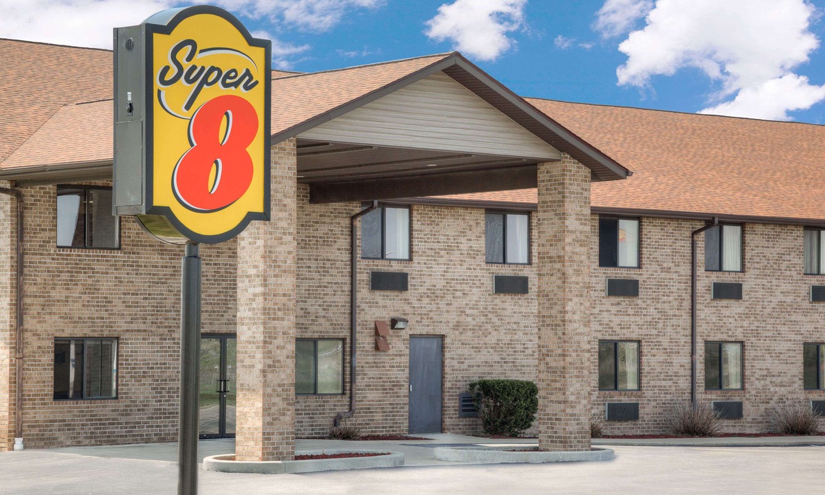 Gas City Hotel | Super 8 by Wyndham Gas City Marion Area