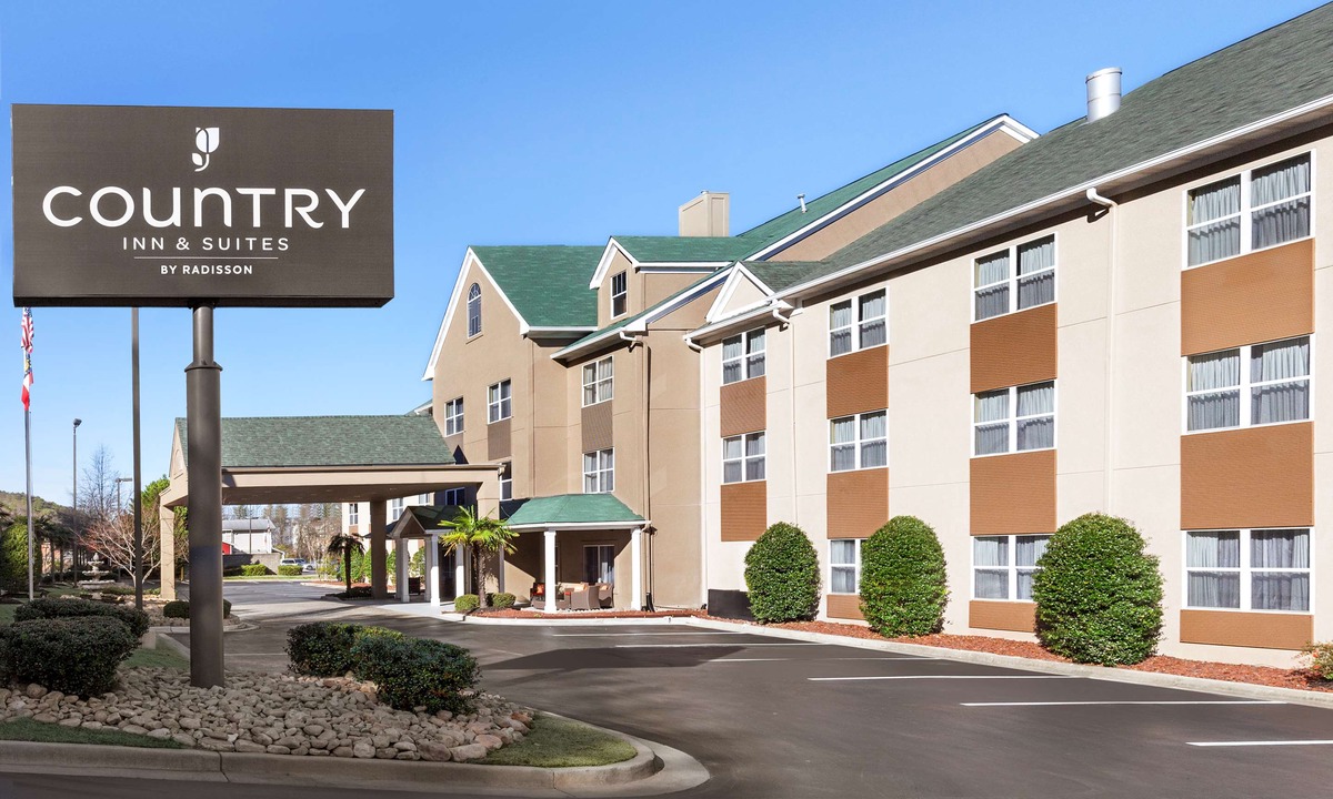 Dalton Hotel | Country Inn & Suites by Radisson, Dalton, GA