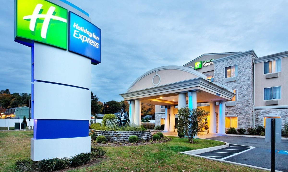Branford Hotel | Holiday Inn Express Branford-New Haven, an Ihg Hotel