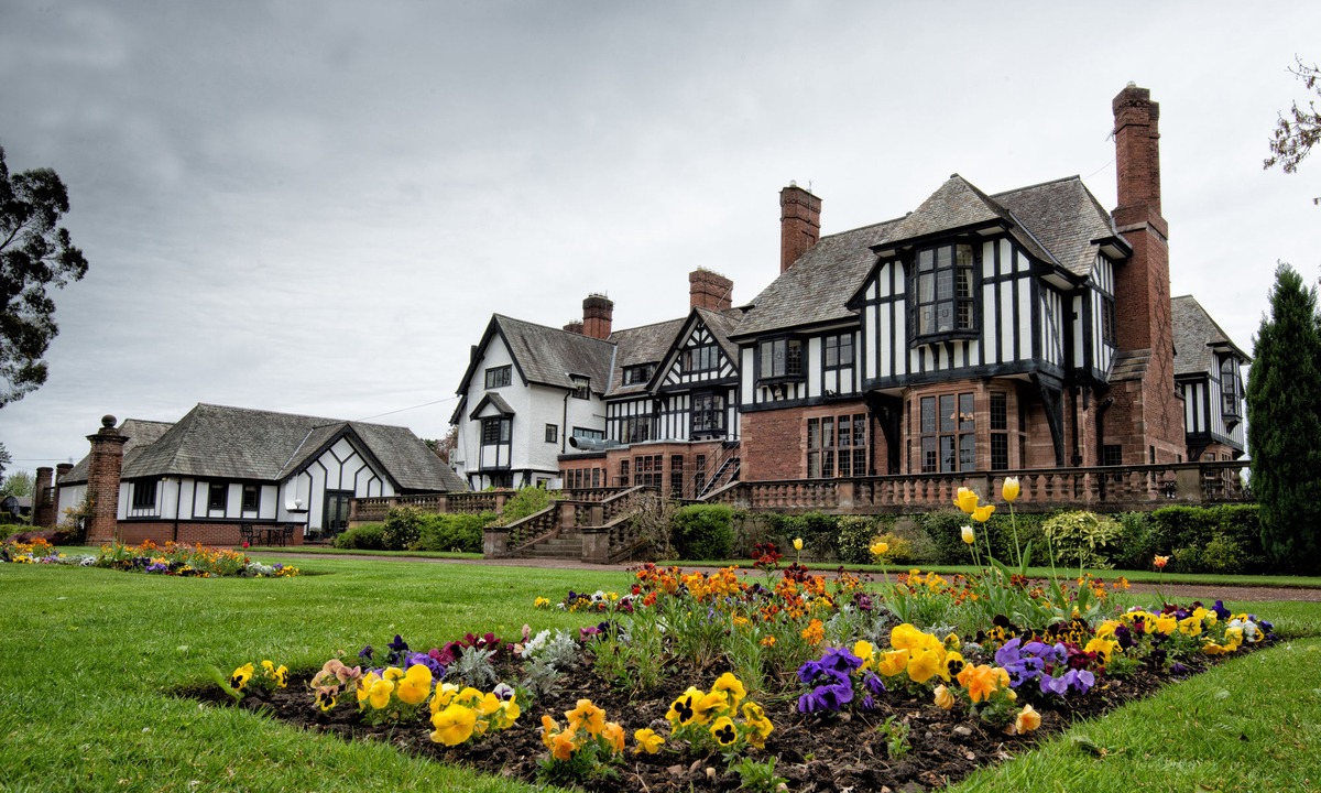 Ledsham Hotel | Inglewood Manor
