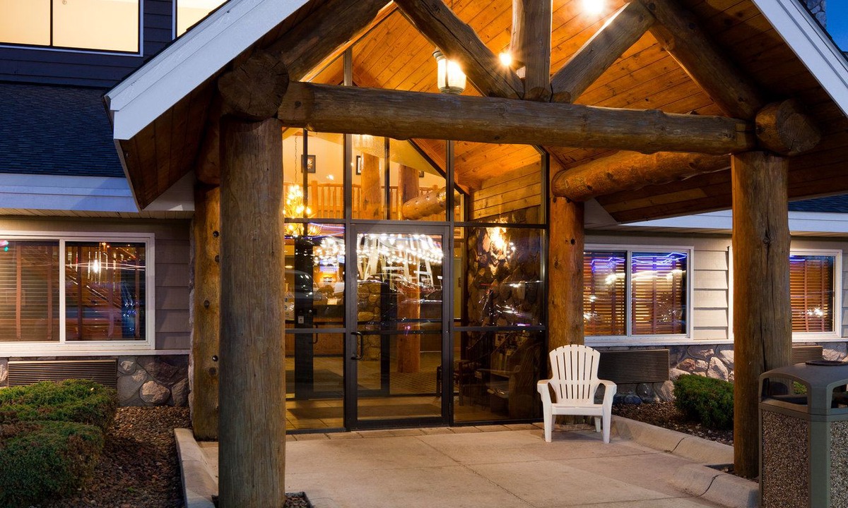 Two Harbors Hotel | AmericInn by Wyndham Two Harbors Near Lake Superior