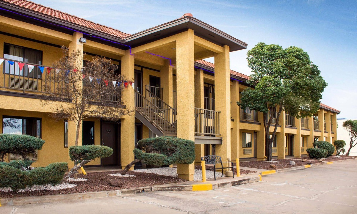 Sierra Vista Hotel | Rodeway Inn Near Ft Huachuca