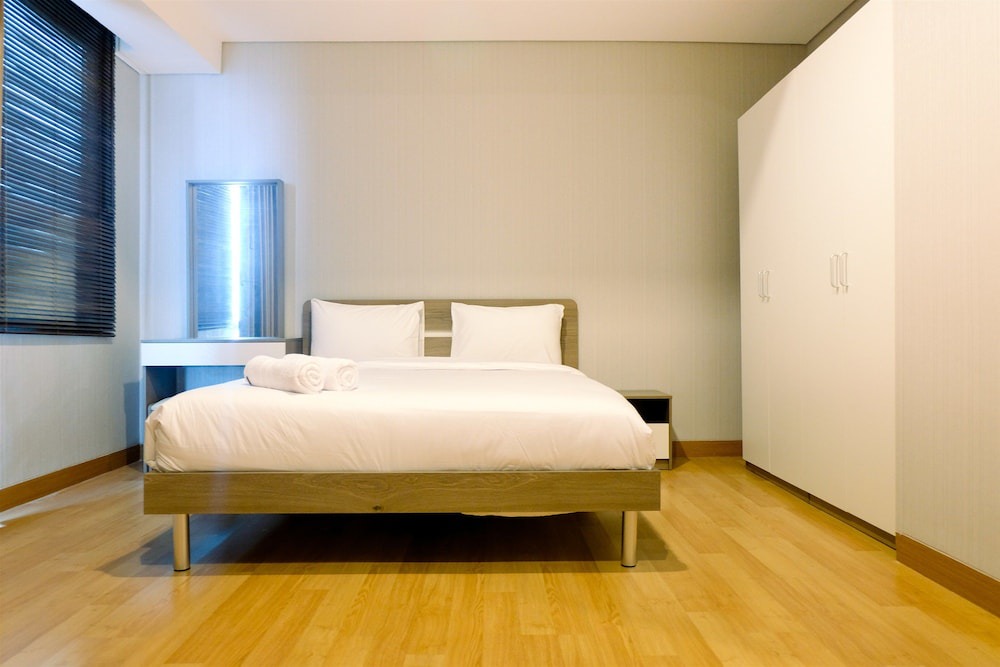 Central Jakarta Hotel | Homey Studio Room at Capitol Suites