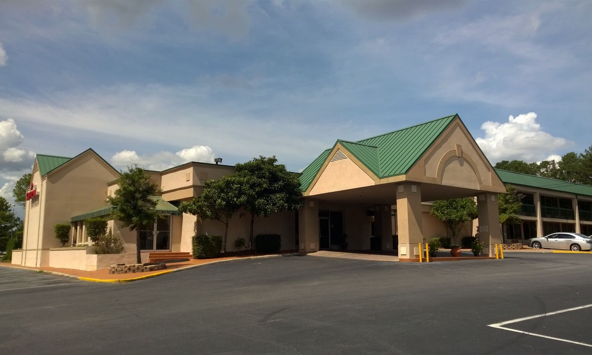 Warner Robins Hotel | Ramada by Wyndham & Suites Warner Robins