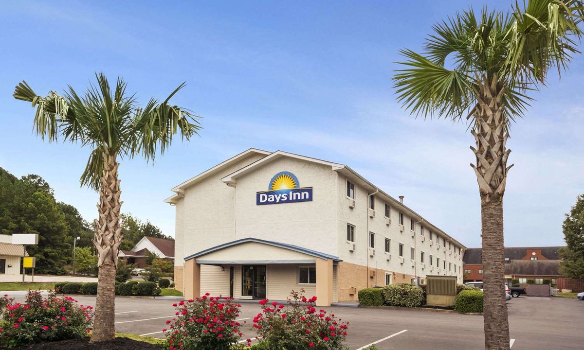 Greenwood Hotel | Days Inn by Wyndham Greenwood SC