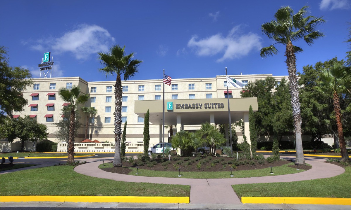 Brunswick Hotel | Embassy Suites Brunswick