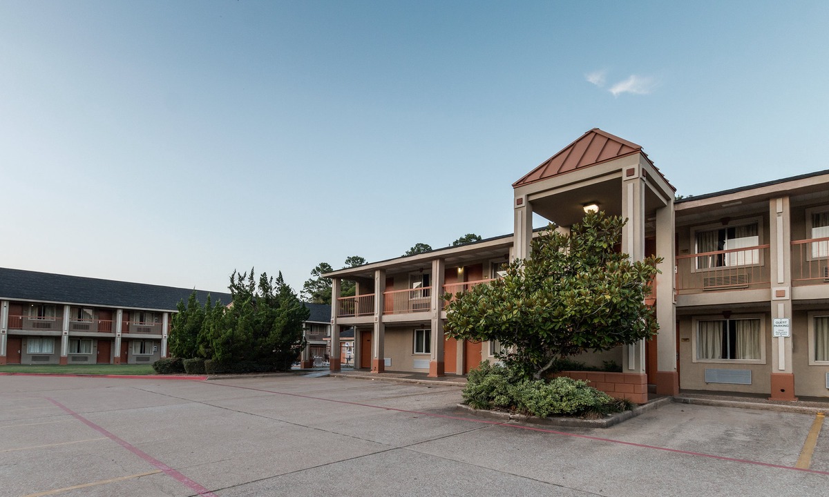 Lufkin Hotel | Quality Inn & Suites Lufkin
