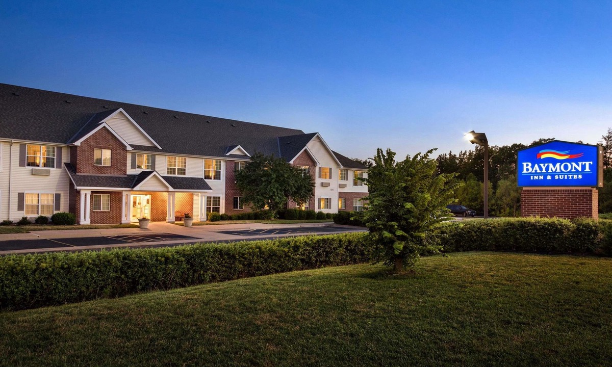 Greenwich Hotel | Baymont by Wyndham Wichita East