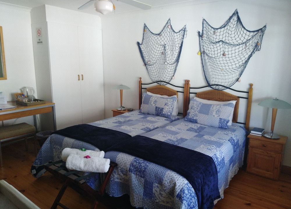 Gordons Bay Central Hotel | Le Bay Lodge