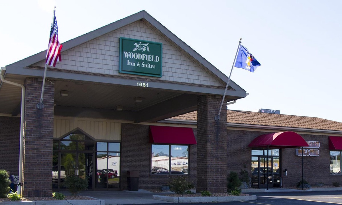 Marshfield Hotel | Woodfield Inn and Suites