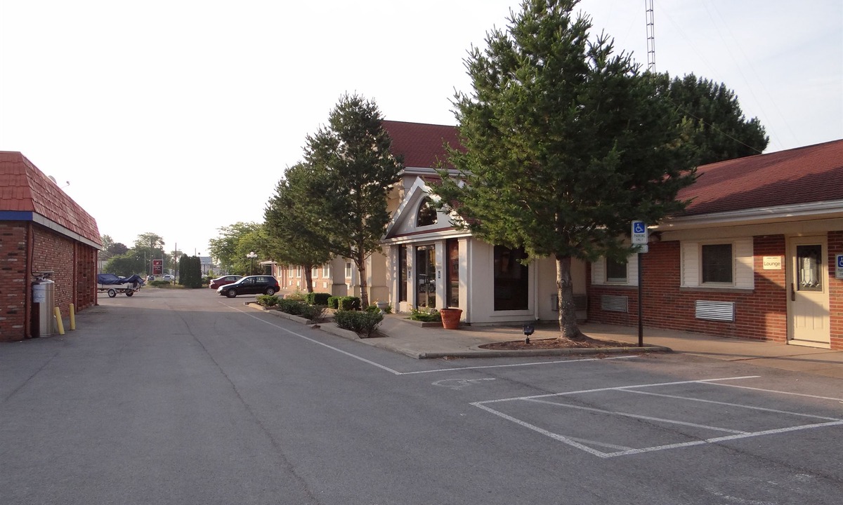 Bellevue Hotel | Bellevue Hotel and Suites