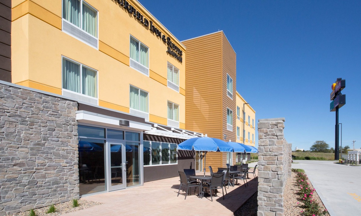 Burlington Hotel | Fairfield Inn & Suites by Marriott Burlington
