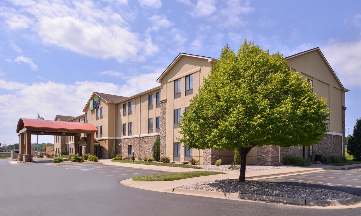 Topeka Hotel | Holiday Inn Express Hotels & Suites Topeka West, an Ihg Hotel