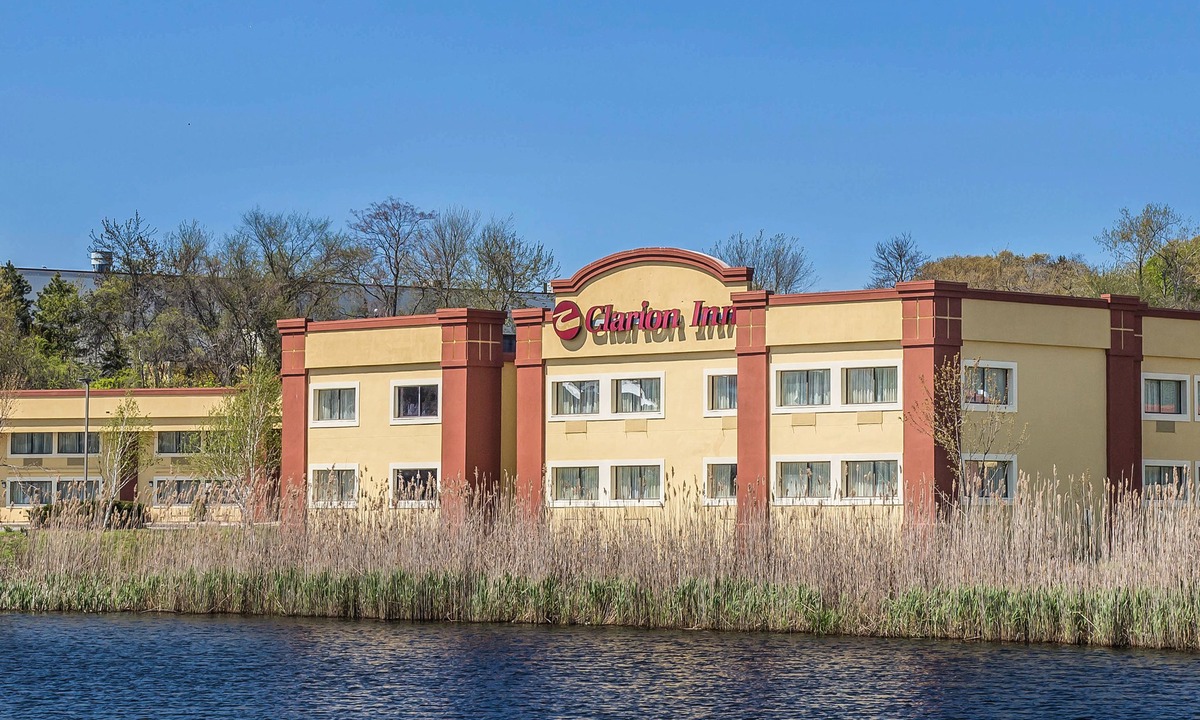 New London Hotel | Clarion Inn New London/ Mystic