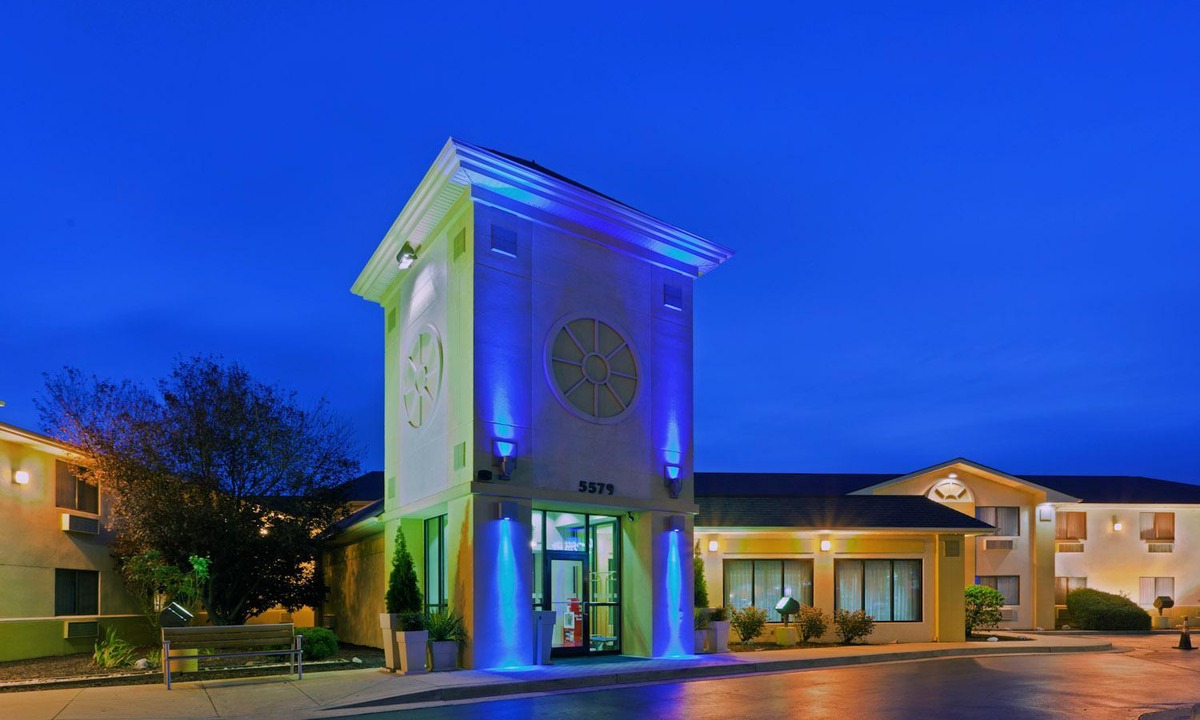 Frederick Hotel | Country Inn & Suites by Radisson, Frederick, MD