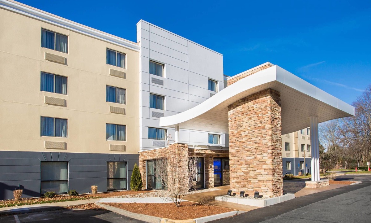 Middleborough Hotel | Fairfield by Marriott Inn & Suites Raynham Middleborough/Plymouth