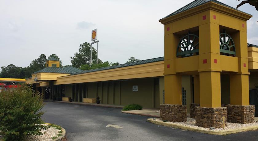 Gadsden Hotel | Days Inn by Wyndham Attalla