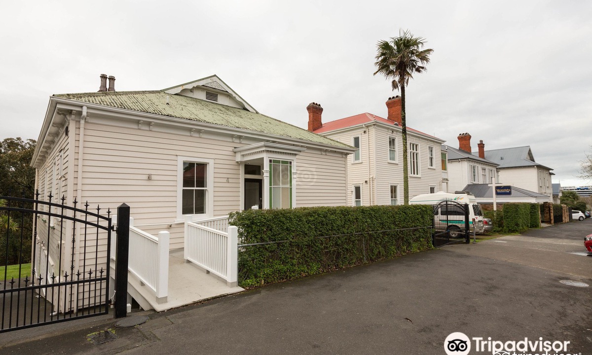 Newton Hotel | Verandahs Parkside Lodge