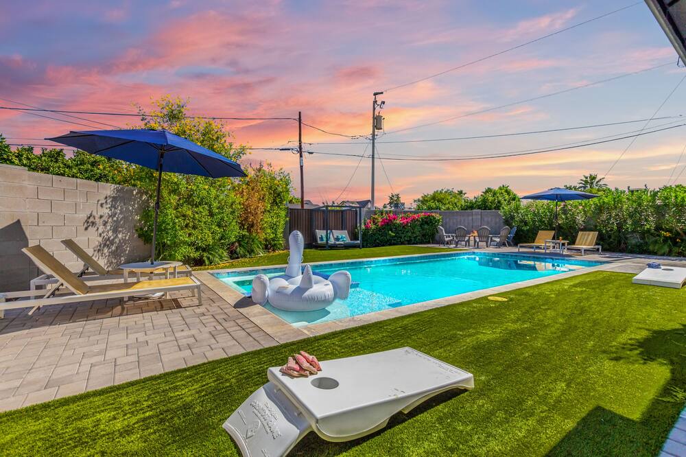 Arcadia House | OPULENT OASIS - WALK TO OLD TOWN!