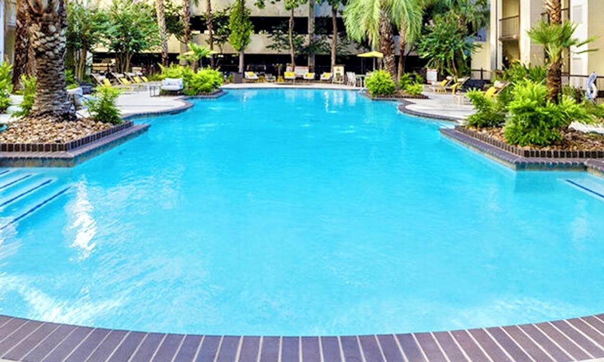 Midtown Apartment | Emerald Gem N Midtown! 8 minutes from everything in downtown/midtown houston!