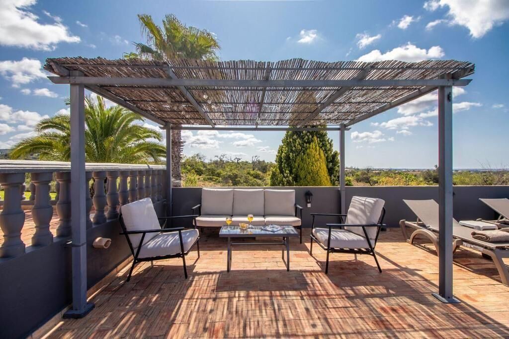 Canal House | Holiday house Santa Bárbara de Nexe for 1 - 10 persons with 4 bedrooms - Holiday home