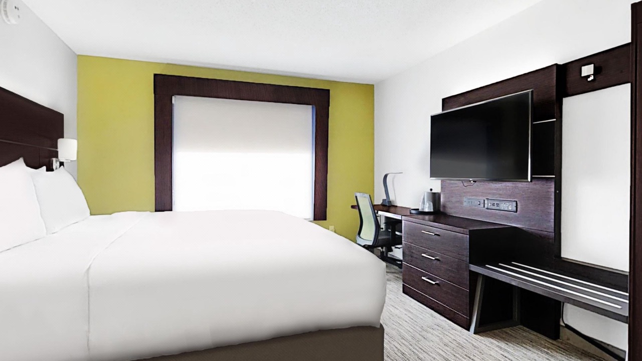 Photo of Bedroom in Little Woods