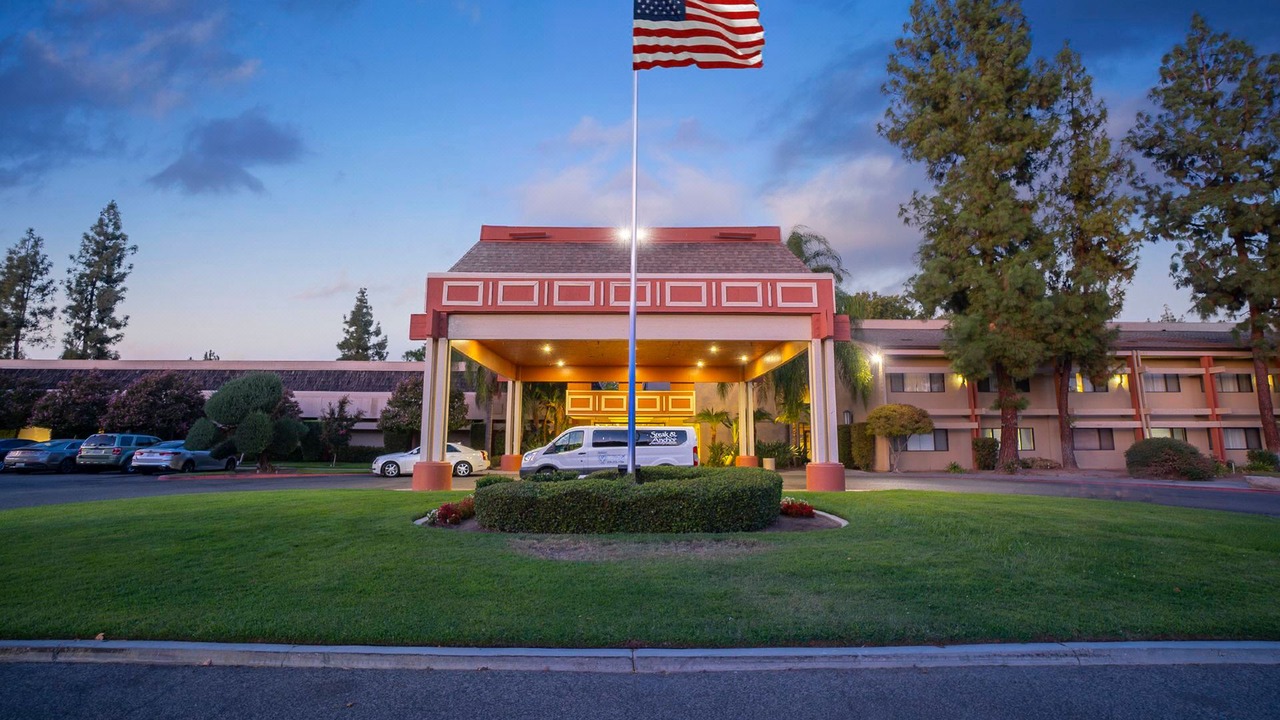 Photo of Buildings in Raisin