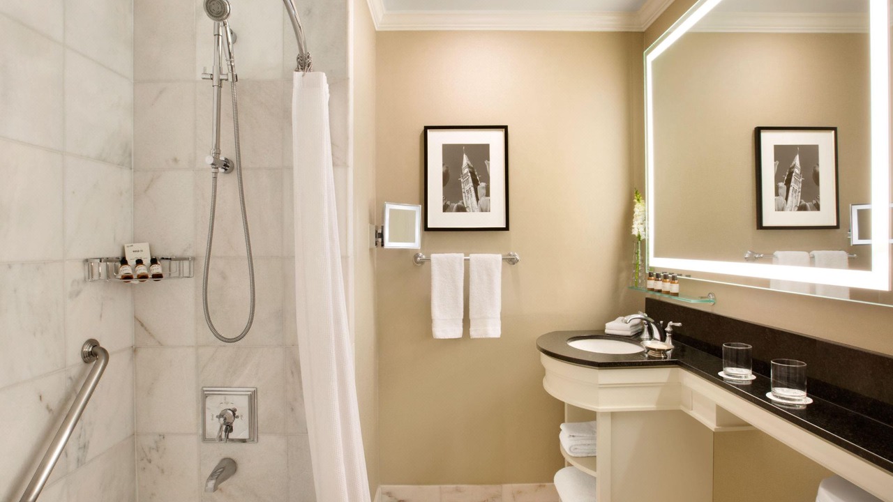 Photo of Bathroom in Byward Market - Parliament Hill