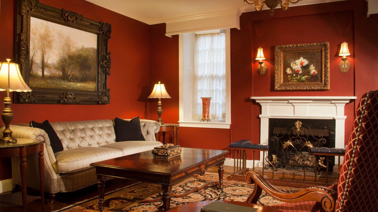 Photo of Livingroom in Historic District