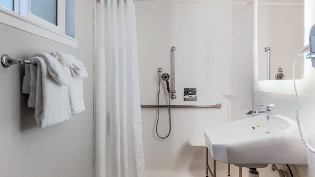 Photo of Bathroom in Lakeside Park