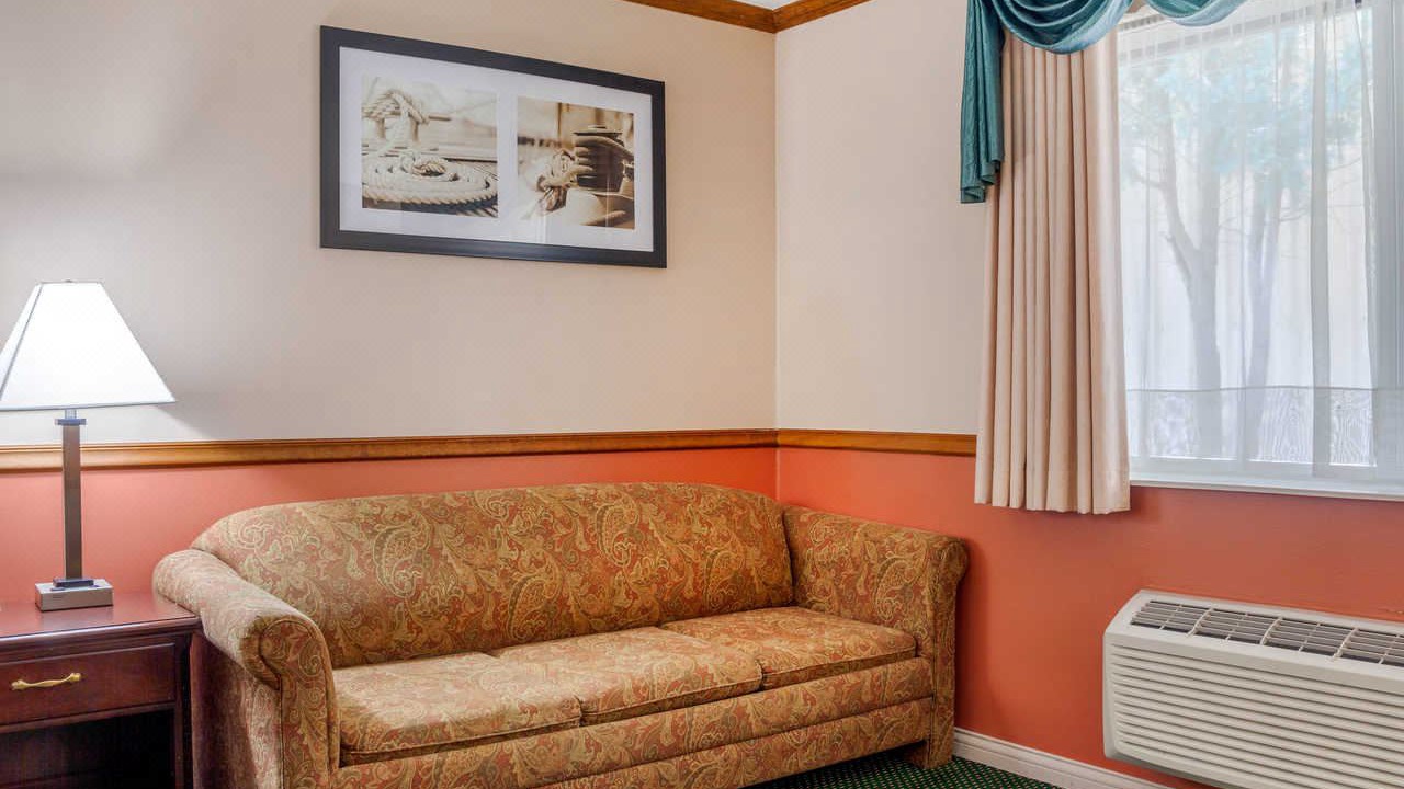 Photo of Livingroom in Prairie Du Chien