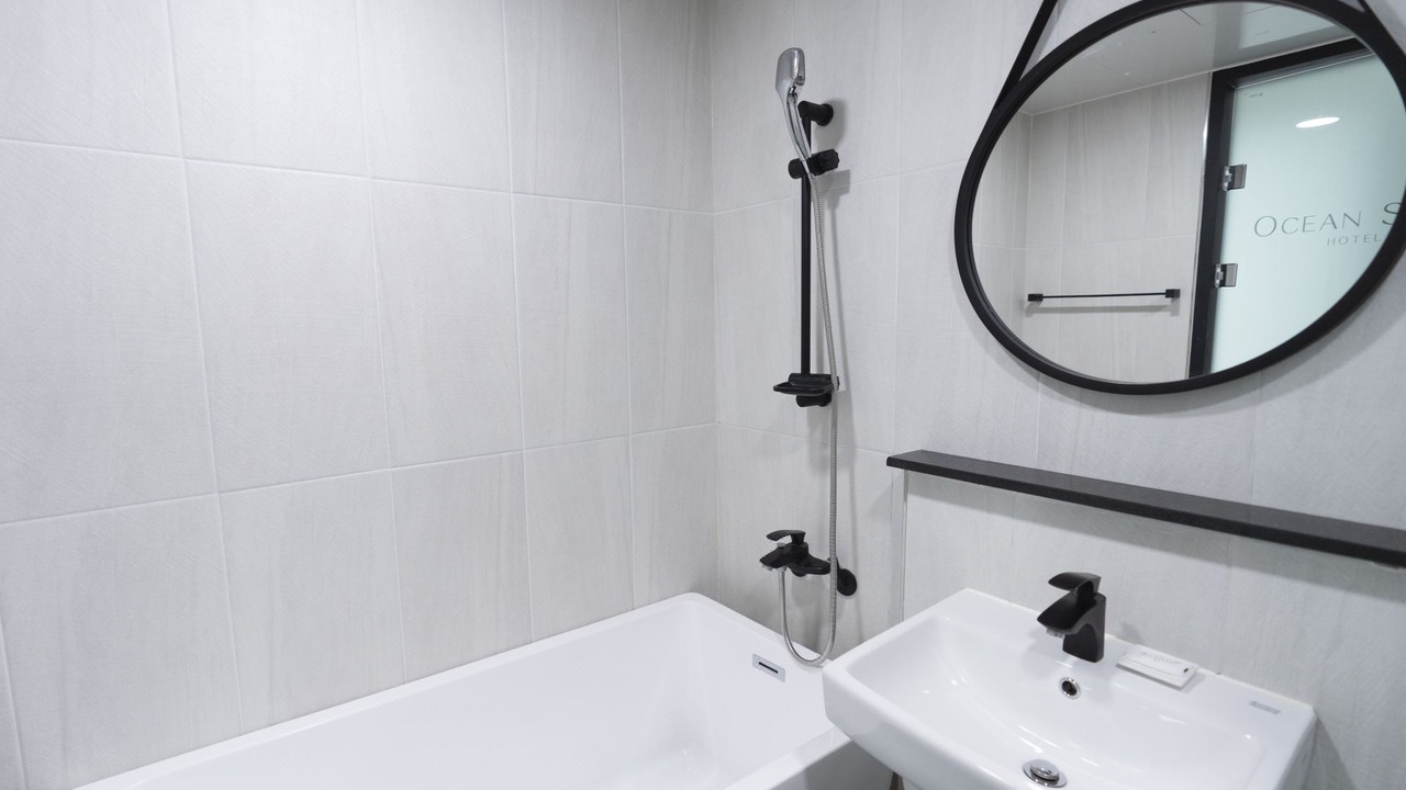 Photo of Bathroom in Suyeong-Gu