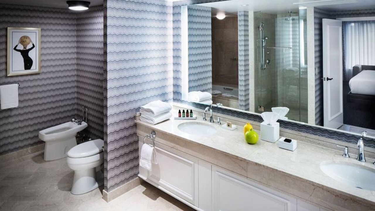 Photo of Bathroom in Logan Square