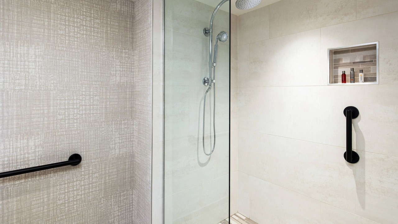 Photo of Bathroom in Lantern District