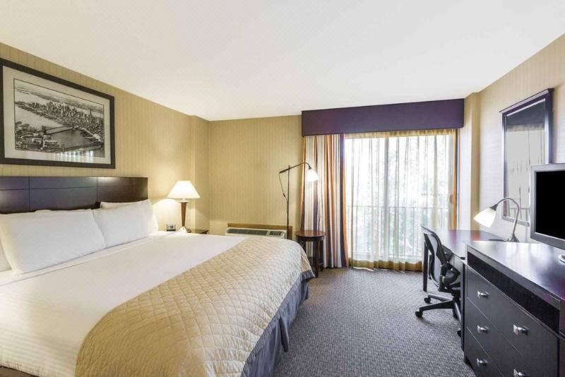 Photo of Bedroom in Newark