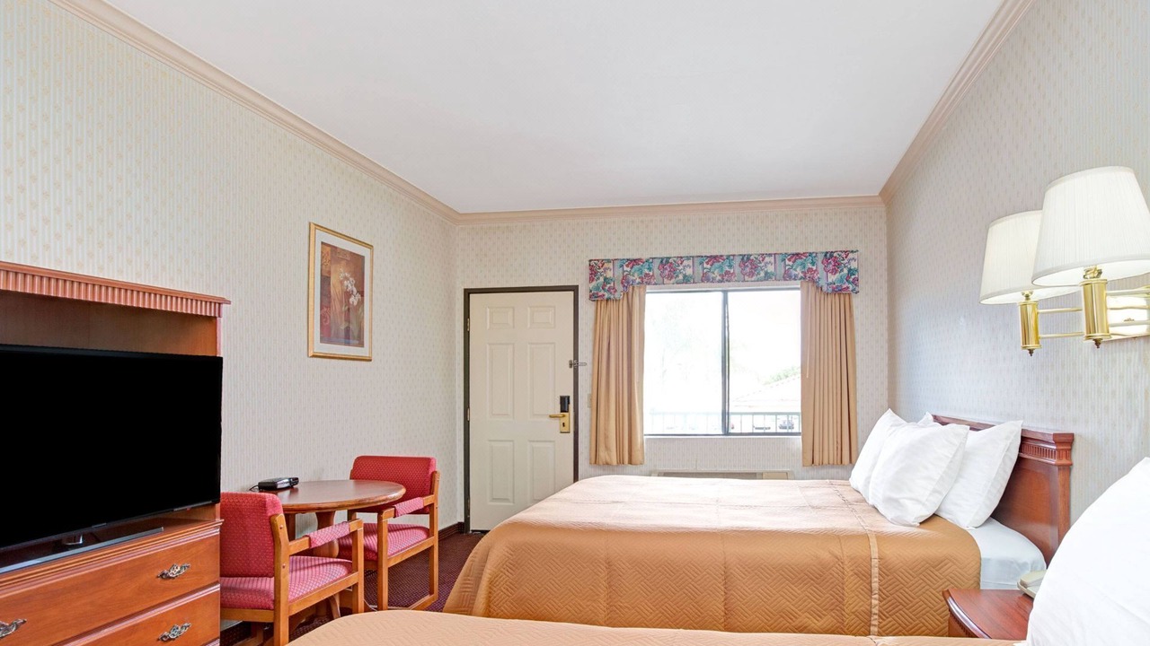 Photo of Bedroom in Lynwood