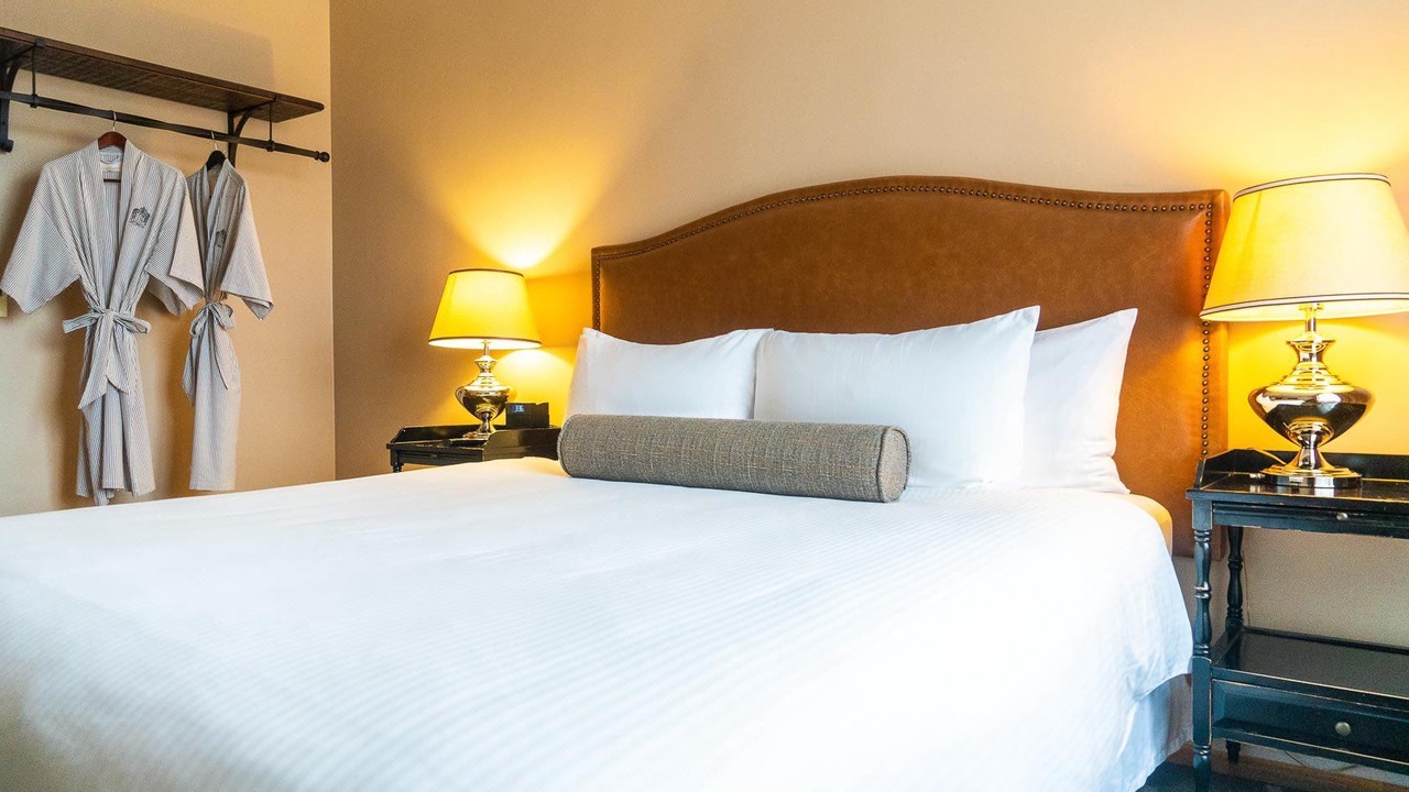 Photo of Bedroom in Wilshire Center
