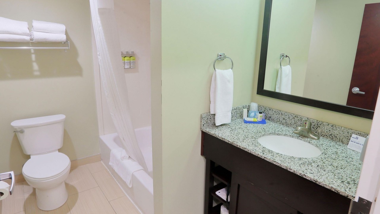 Photo of Bathroom in Green Tree