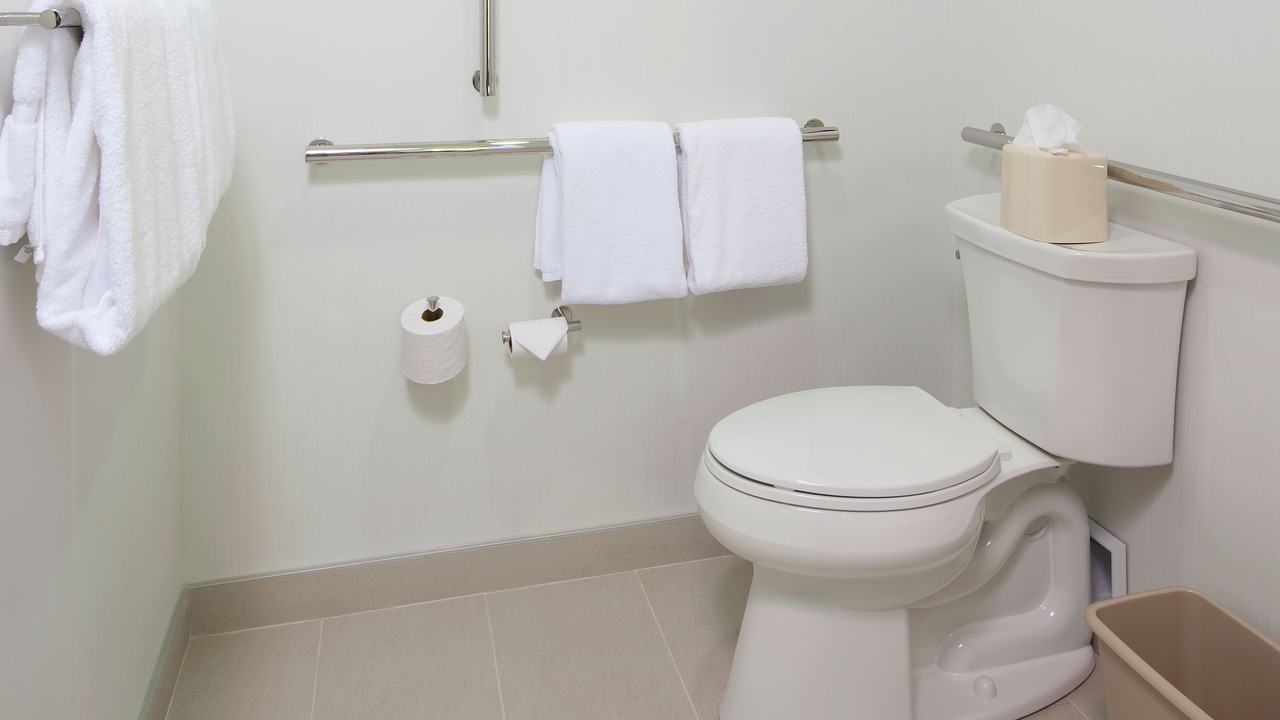 Photo of Bathroom in Downtown Pittsburgh