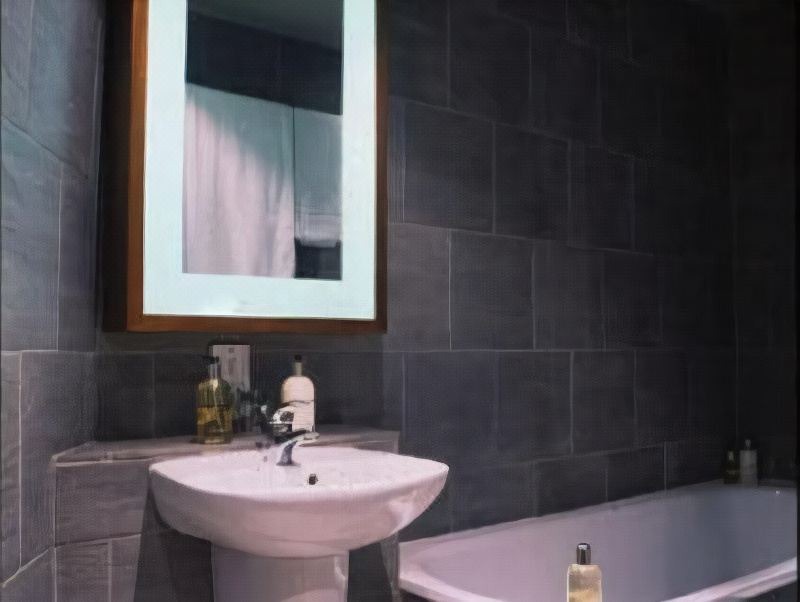 Photo of Bathroom in South Queensferry
