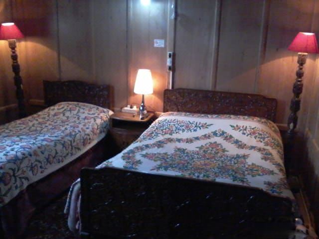 Photo of Bedroom in Nagin Bagh