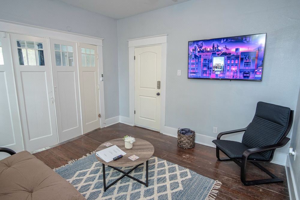 Photo of Livingroom in Southtown