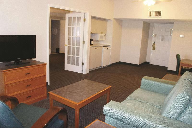 Photo of Livingroom in Lenexa