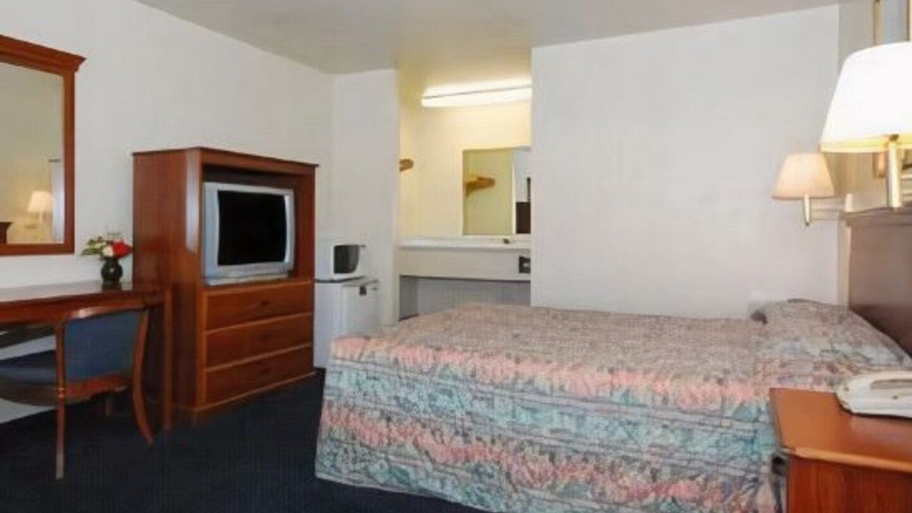 Photo of Bedroom in Ridgecrest