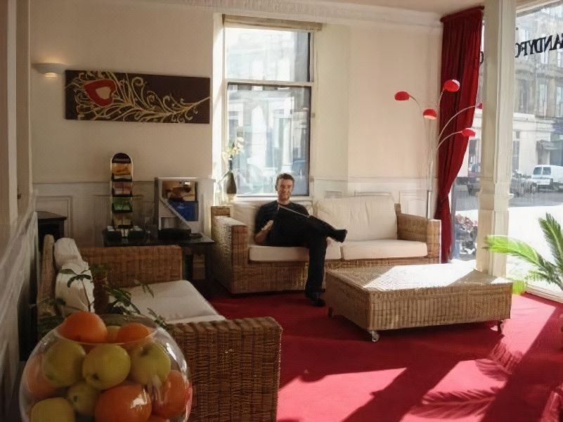 Photo of Livingroom in Glasgow Westend