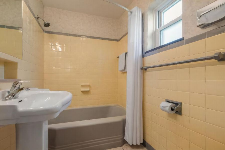 Photo of Bathroom in Breezewood