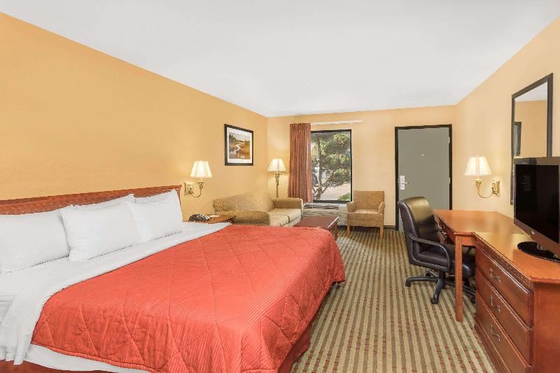 Photo of Bedroom in Lookout Valley Neighborhood Association