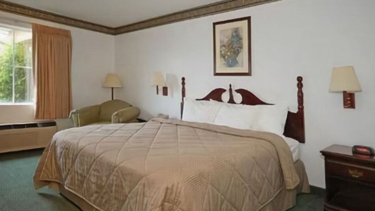 Photo of Bedroom in Macon
