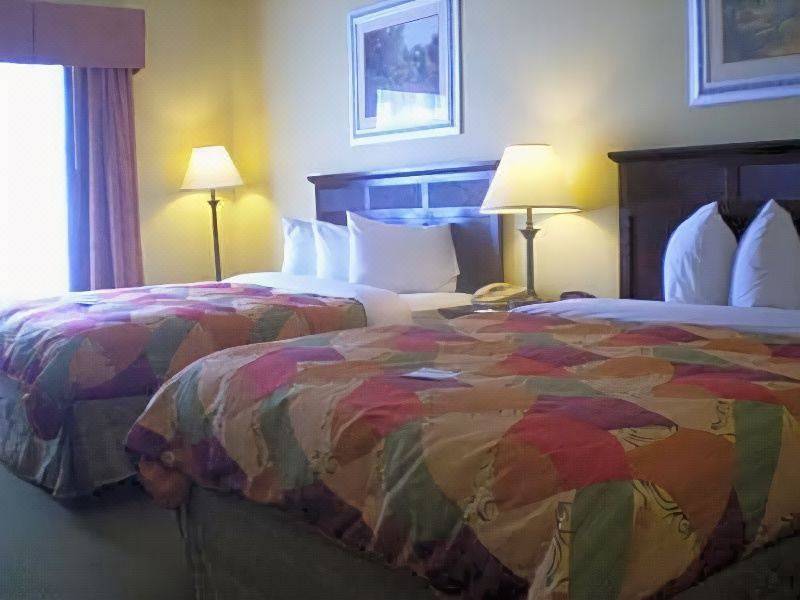 Photo of Bedroom in Coliseum Central