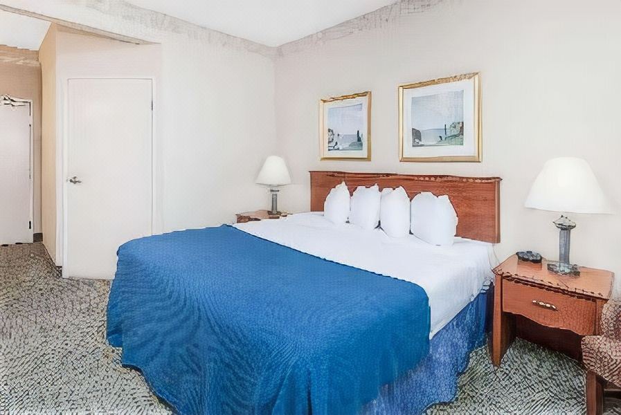Photo of Bedroom in St. Robert